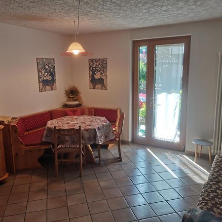 Apartamento Mansarda A Carciato, Trilocale In Montagna Dimaro Exterior foto