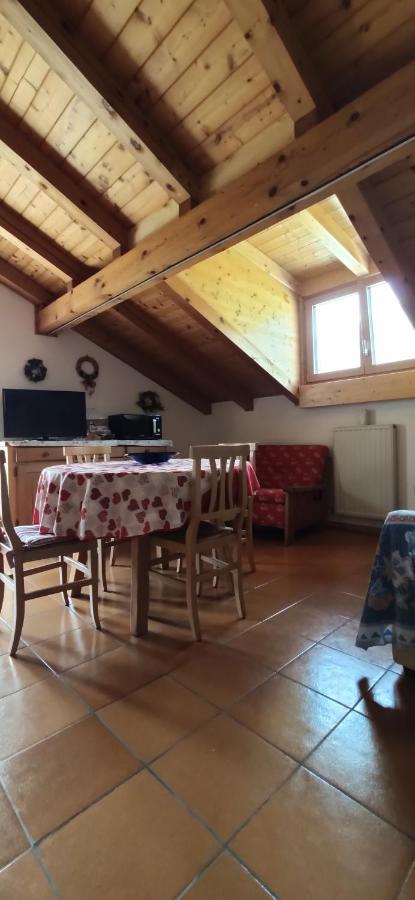Apartamento Mansarda A Carciato, Trilocale In Montagna Dimaro Exterior foto