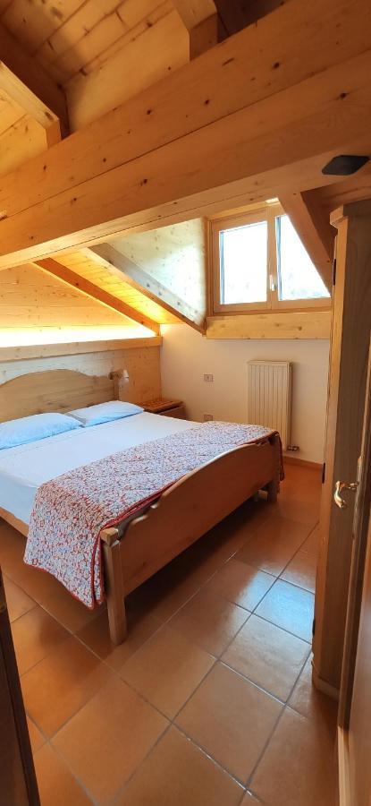 Apartamento Mansarda A Carciato, Trilocale In Montagna Dimaro Exterior foto