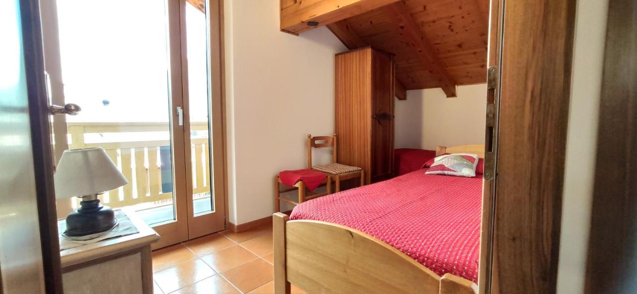 Apartamento Mansarda A Carciato, Trilocale In Montagna Dimaro Exterior foto