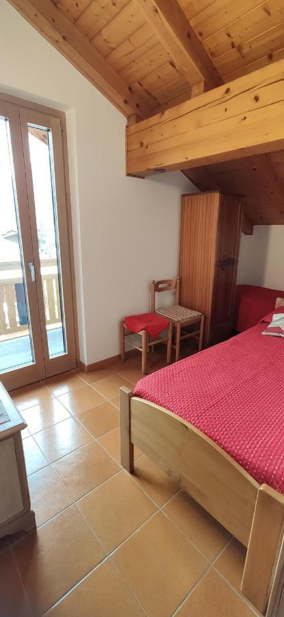 Apartamento Mansarda A Carciato, Trilocale In Montagna Dimaro Exterior foto