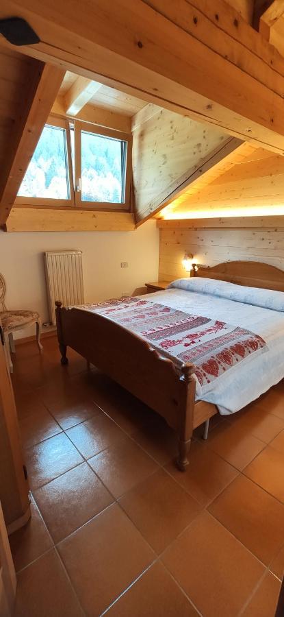 Apartamento Mansarda A Carciato, Trilocale In Montagna Dimaro Exterior foto