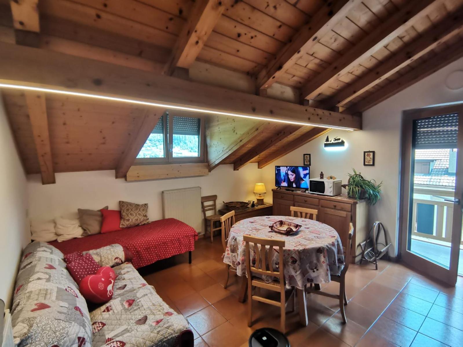 Apartamento Mansarda A Carciato, Trilocale In Montagna Dimaro Exterior foto