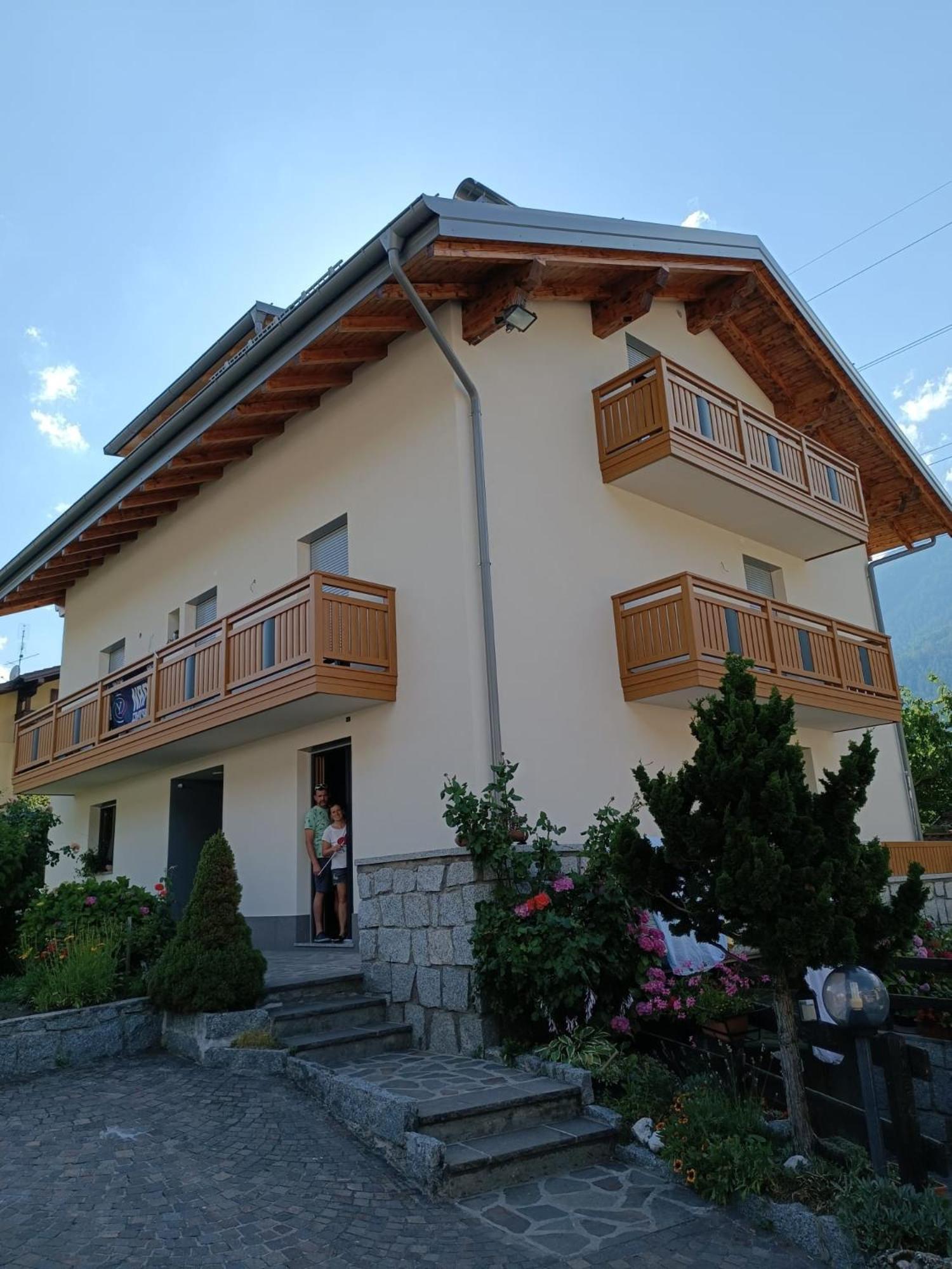 Apartamento Mansarda A Carciato, Trilocale In Montagna Dimaro Exterior foto