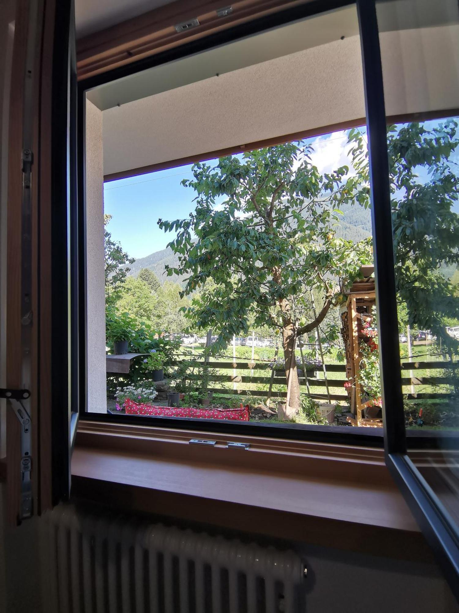 Apartamento Mansarda A Carciato, Trilocale In Montagna Dimaro Exterior foto