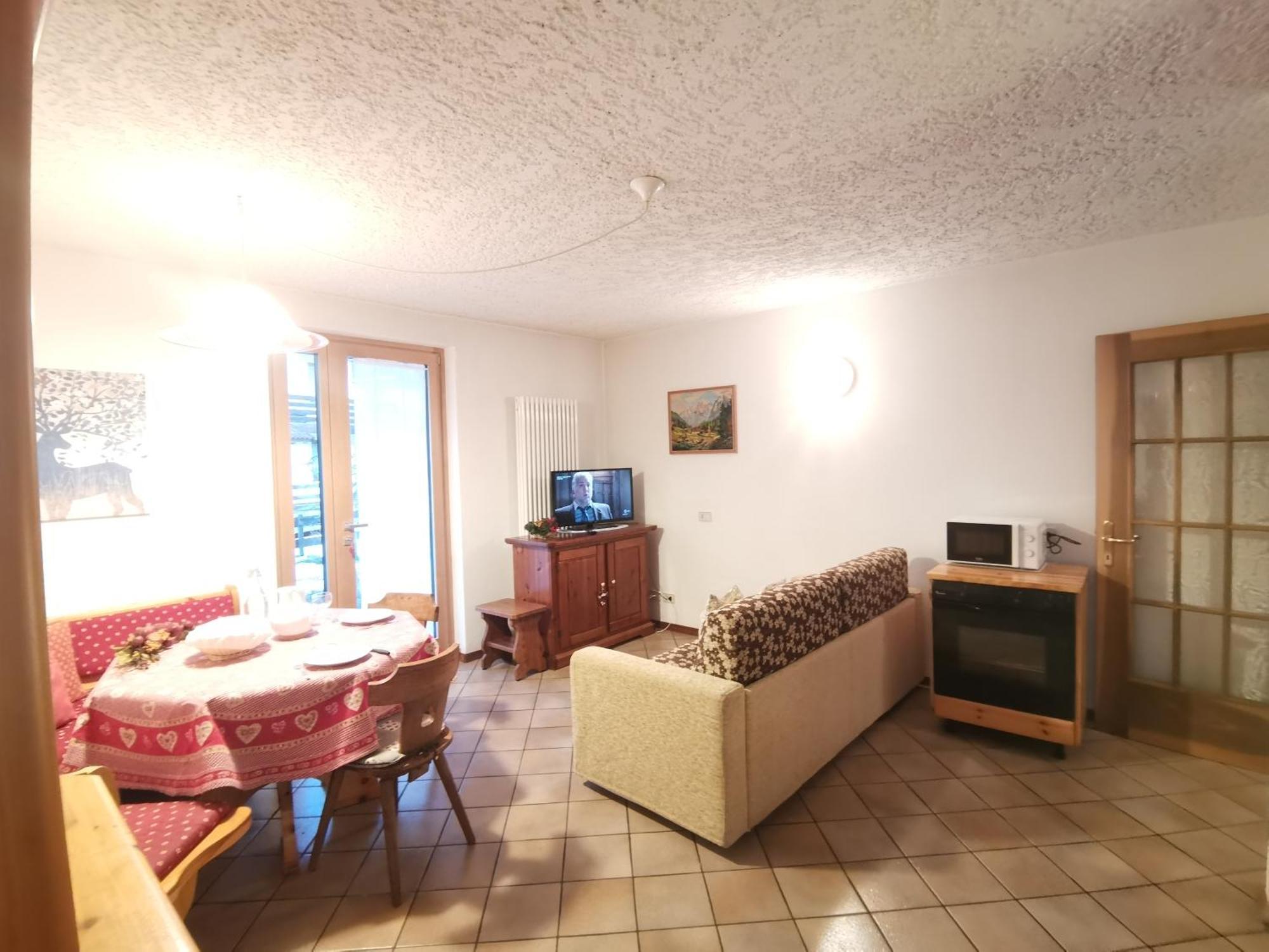 Apartamento Mansarda A Carciato, Trilocale In Montagna Dimaro Exterior foto