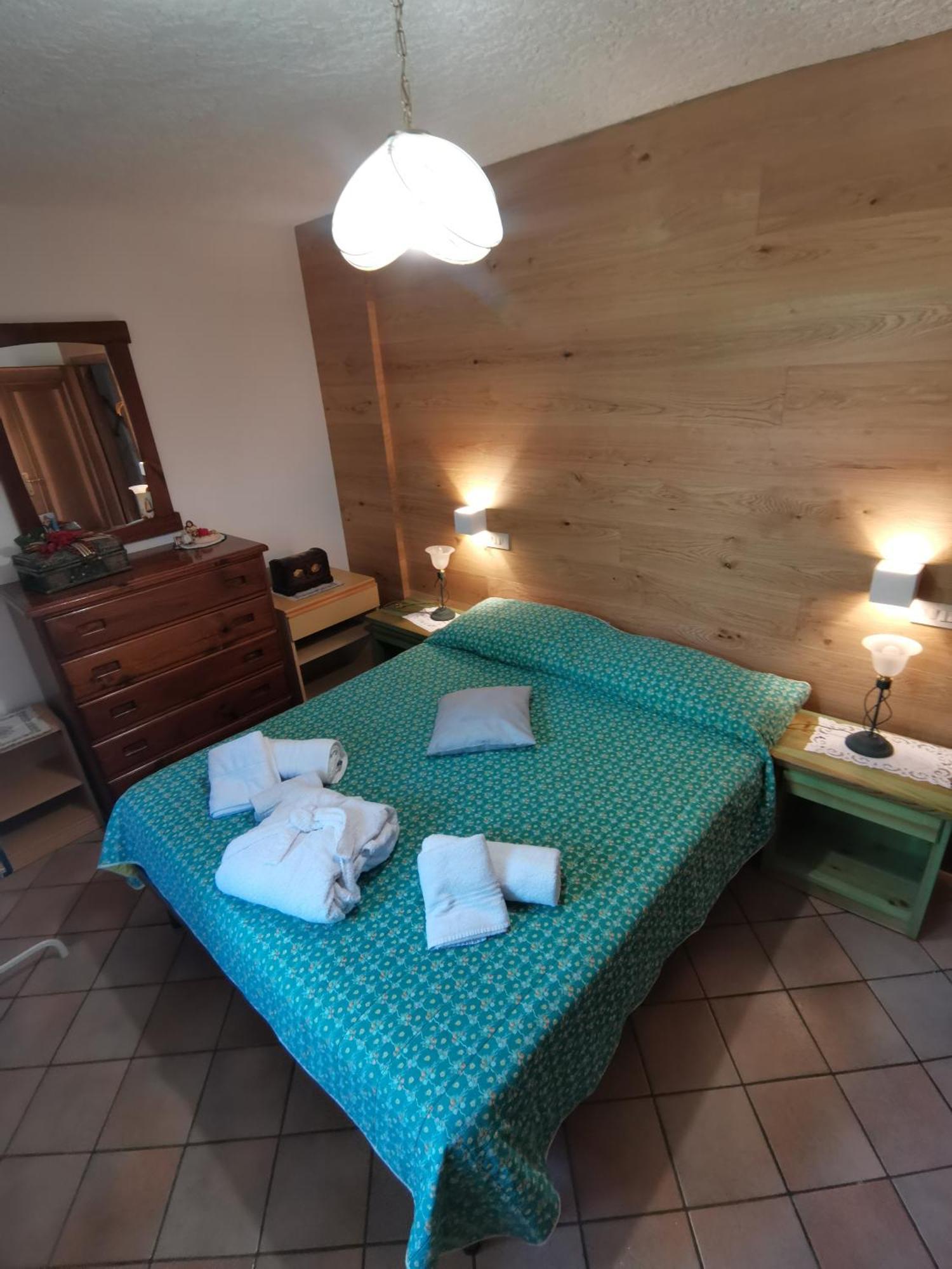 Apartamento Mansarda A Carciato, Trilocale In Montagna Dimaro Exterior foto